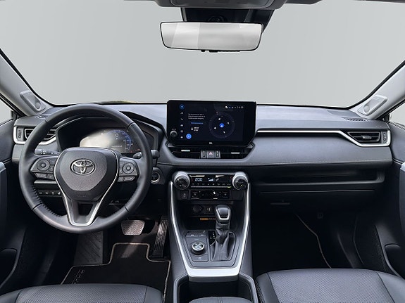 Toyota RAV4 11 of 17