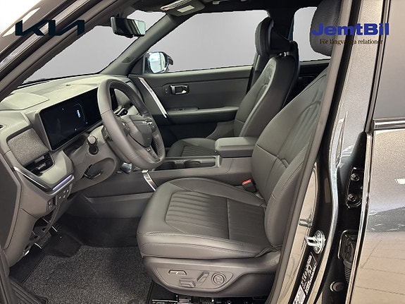 Kia Seltos 8 of 15