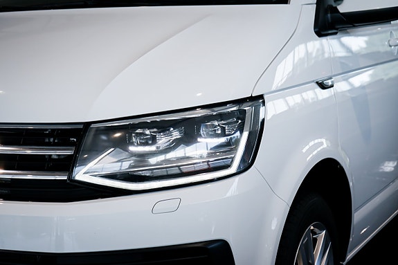 Volkswagen Caravelle 4 of 27