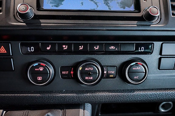 Volkswagen Caravelle 14 of 27