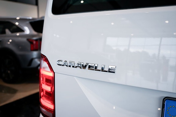 Volkswagen Caravelle 9 of 27