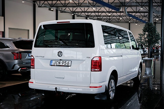 Volkswagen Caravelle 5 of 27