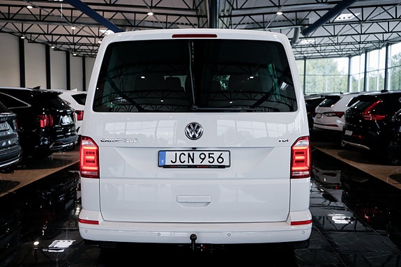 Volkswagen Caravelle 6 of 27