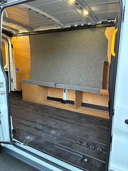 Ford Transit 9 of 10