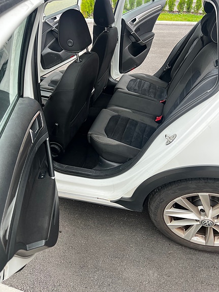 Volkswagen Golf Alltrack 8 of 13