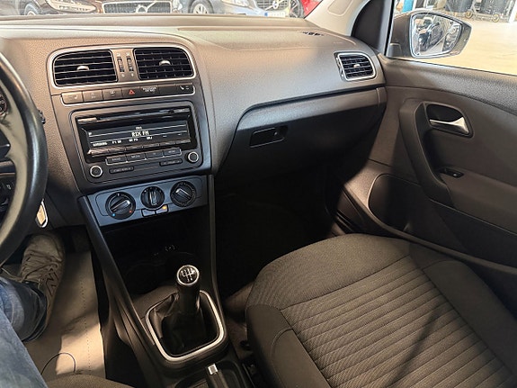 Volkswagen Polo 14 of 16