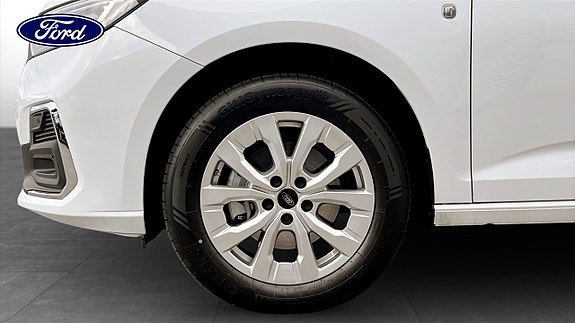 Ford Transit Connect 9 of 12