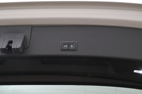 Audi e-tron 24 of 27