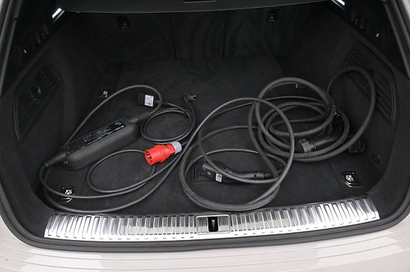 Audi e-tron 25 of 27