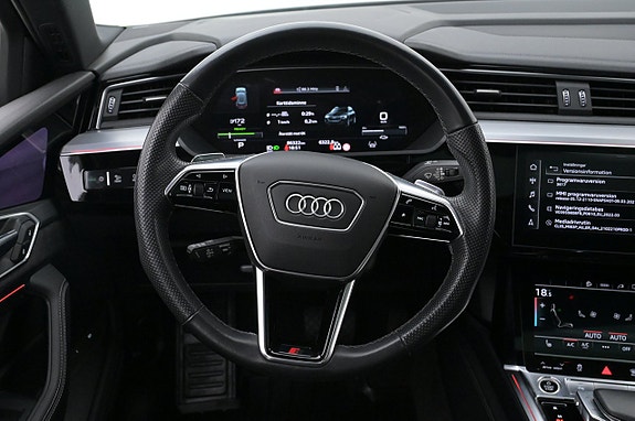 Audi e-tron 7 of 27