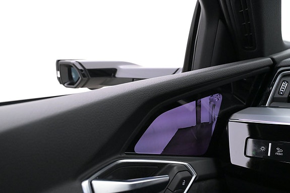 Audi e-tron 12 of 27