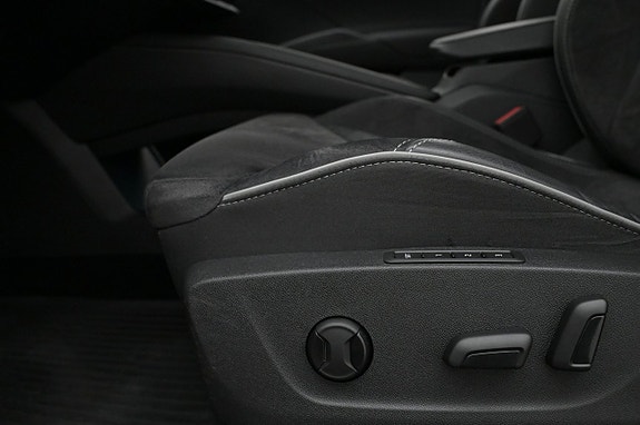 Skoda Enyaq 12 of 27