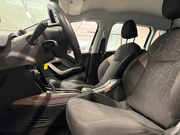 Peugeot 2008 11 of 17