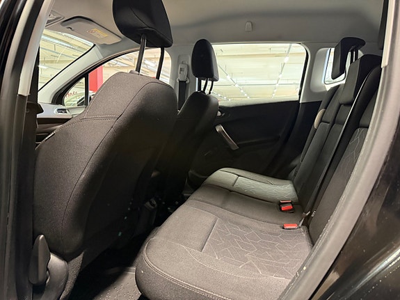 Peugeot 2008 10 of 17
