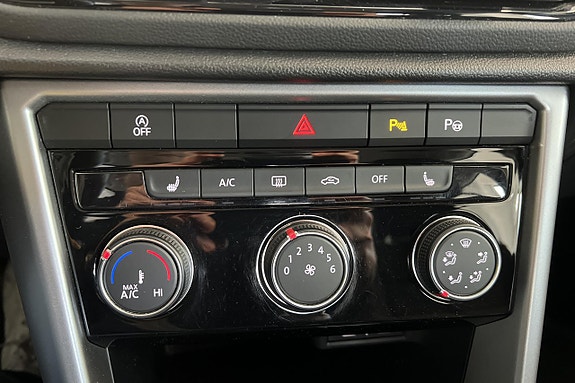Volkswagen T-Roc 22 of 22