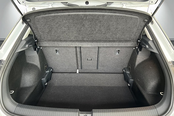 Volkswagen T-Roc 17 of 22