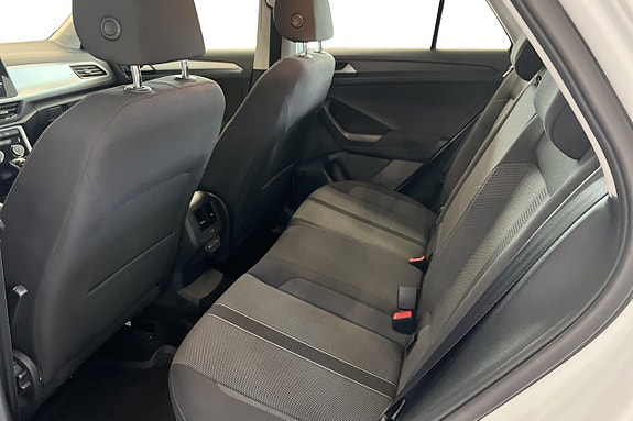 Volkswagen T-Roc 16 of 22