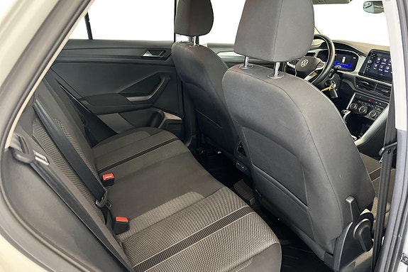 Volkswagen T-Roc 15 of 22