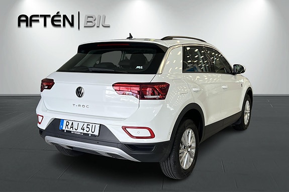 Volkswagen T-Roc 10 of 22