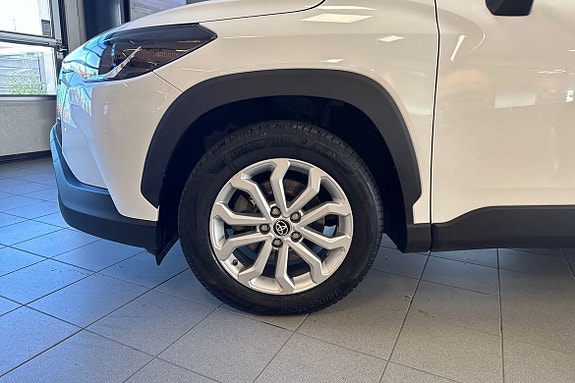 Toyota Corolla Cross 17 of 21