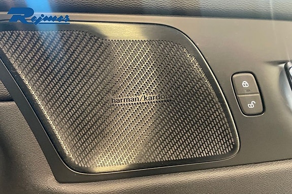 Volvo XC60 12 of 21