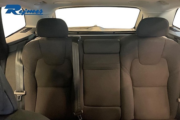 Volvo XC60 14 of 21