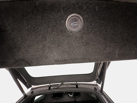 Tesla Model X 29 of 30