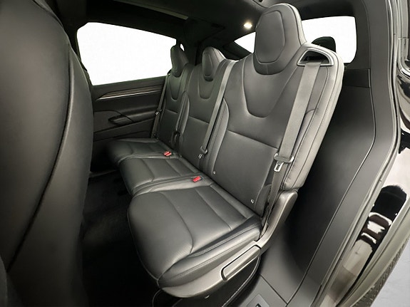 Tesla Model X 27 of 30
