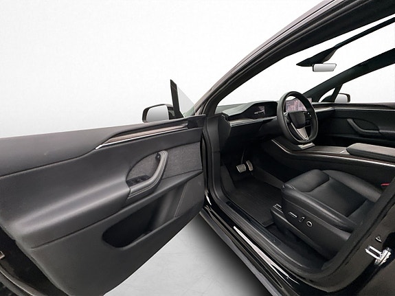 Tesla Model X 11 of 30