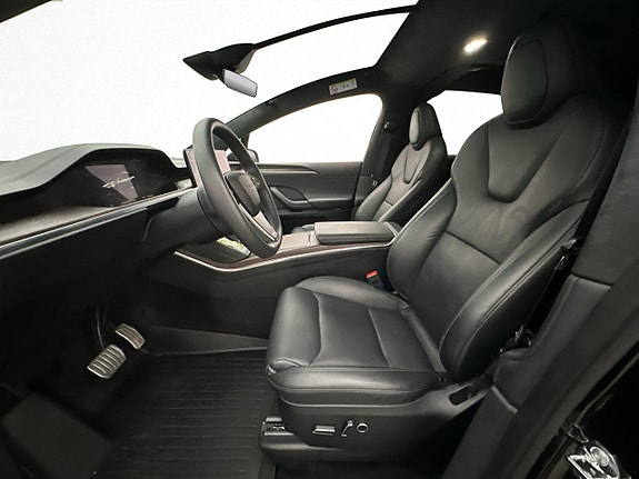 Tesla Model X 13 of 30