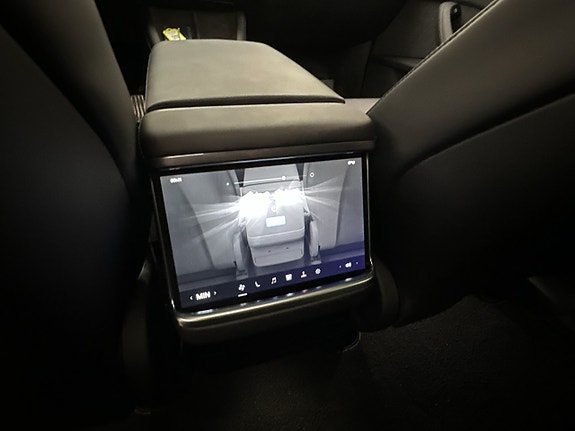 Tesla Model X 14 of 30