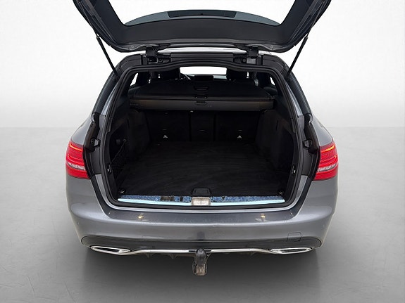 Mercedes-Benz C220 28 of 30