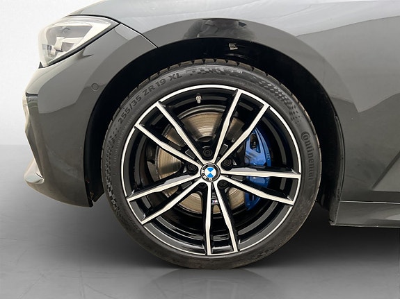 BMW 330i 10 of 30