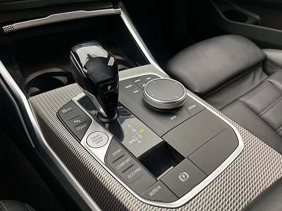 BMW 330i 29 of 30