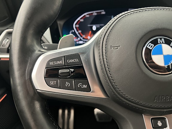 BMW 330i 25 of 30