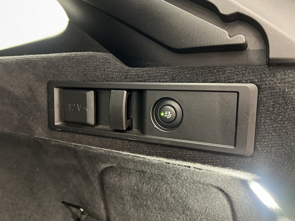 BMW 330i 18 of 30