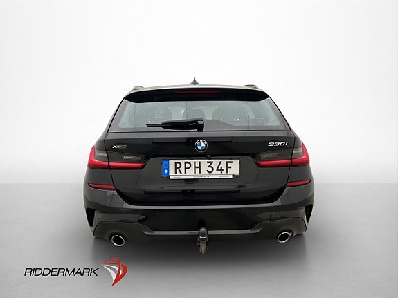 BMW 330i 7 of 30