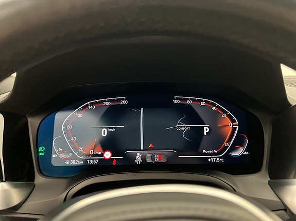 BMW 330i 28 of 30