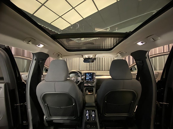 Volvo XC40 19 of 30