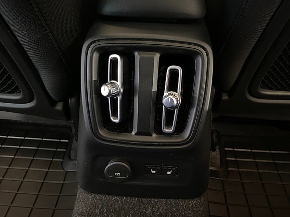 Volvo XC40 26 of 30