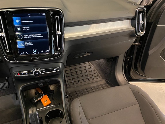 Volvo XC40 24 of 30