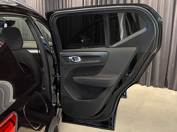 Volvo XC40 16 of 30
