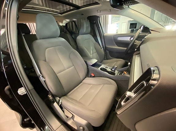 Volvo XC40 9 of 30