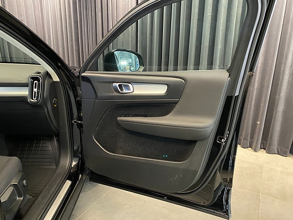 Volvo XC40 20 of 30
