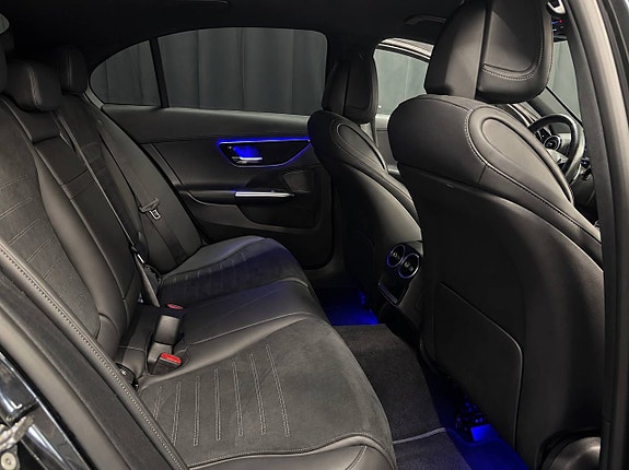 Mercedes-Benz C300 de 11 of 15