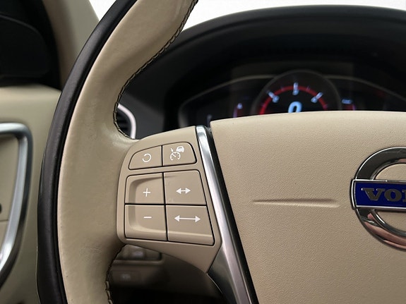 Volvo XC60 17 of 30