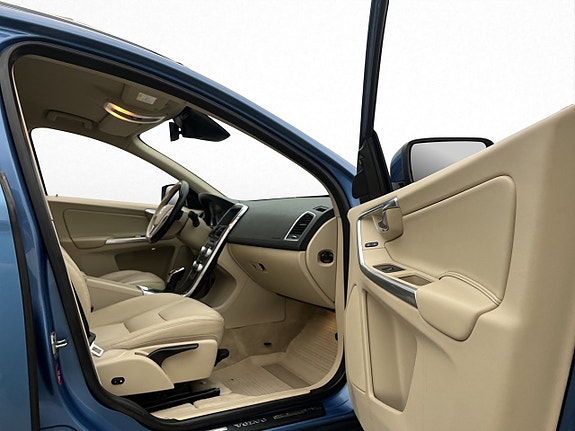 Volvo XC60 27 of 30