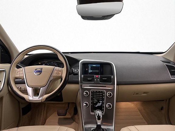 Volvo XC60 14 of 30