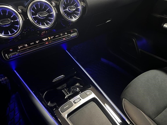 Mercedes-Benz GLA250 e 13 of 17