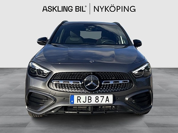 Mercedes-Benz GLA250 e 5 of 17